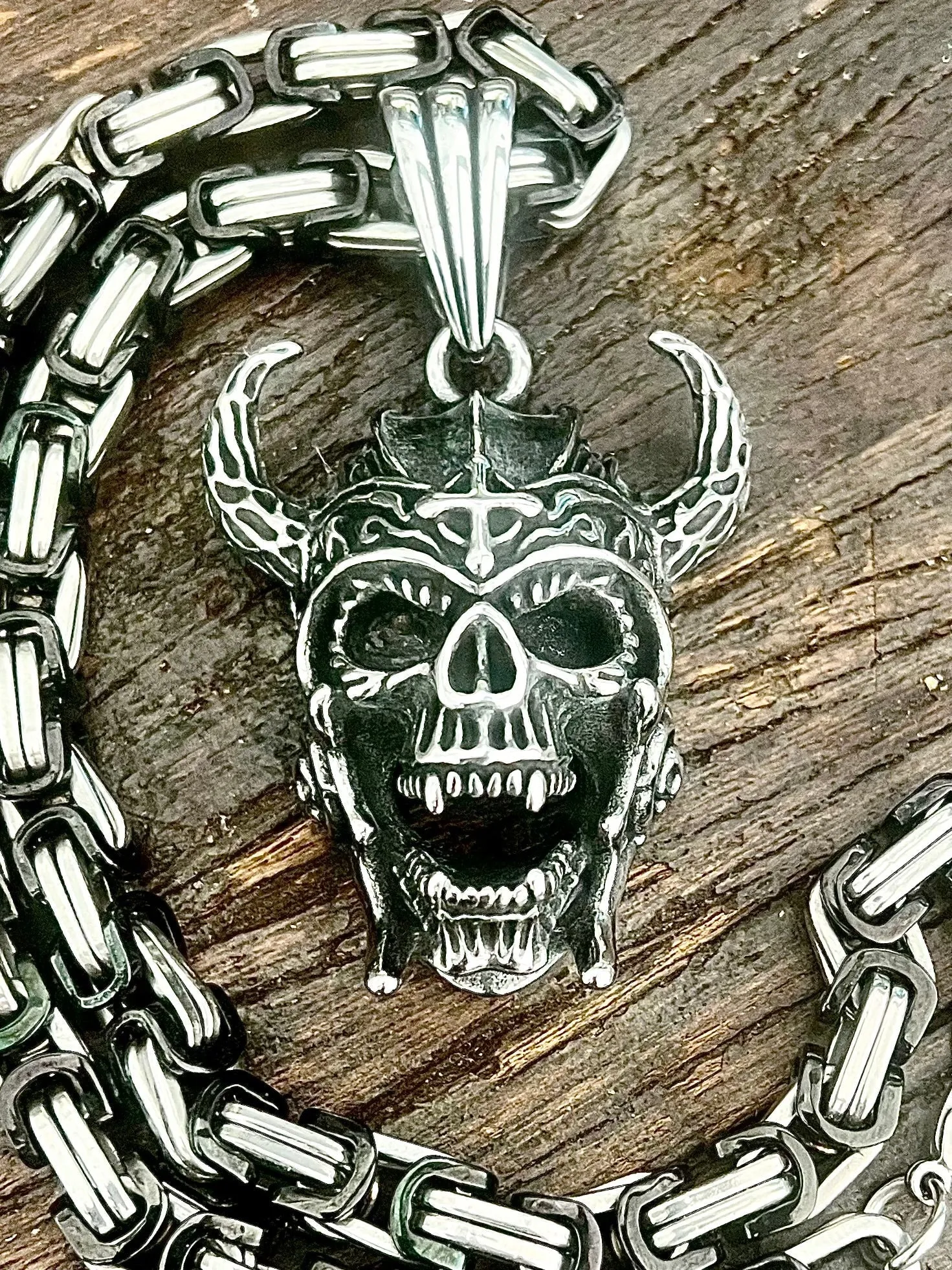 Bone Crusher - Valhalla Viking Skull Pendant - Necklace (841)