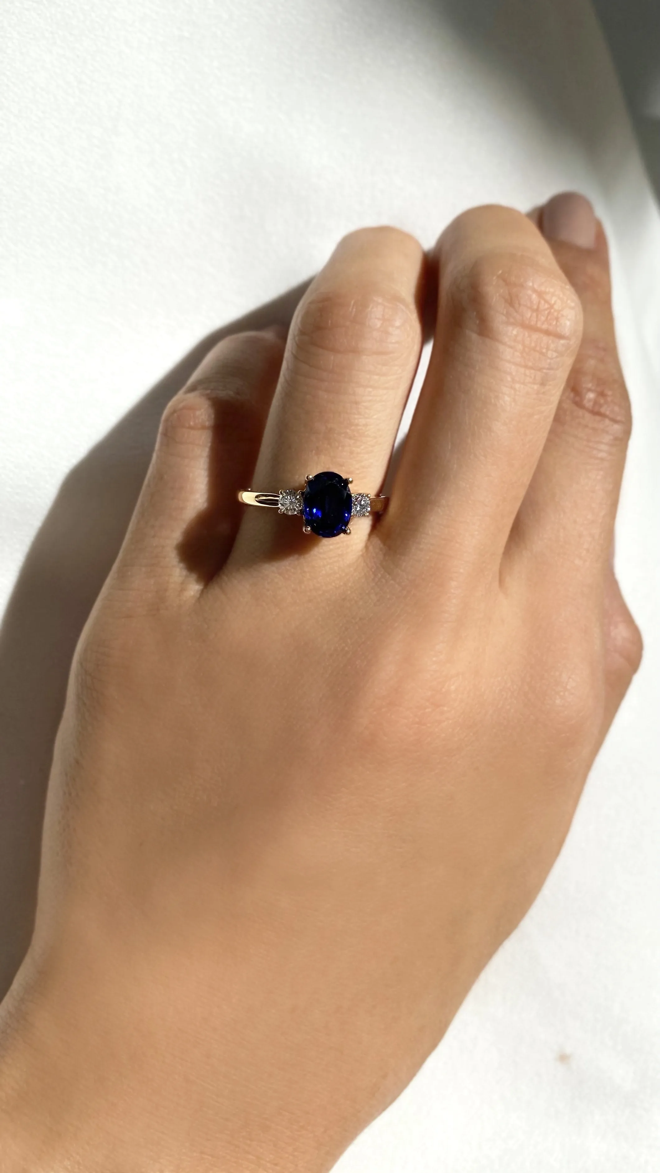 Elizabeth Ring 3.00ct Sapphire 18K Yellow Gold