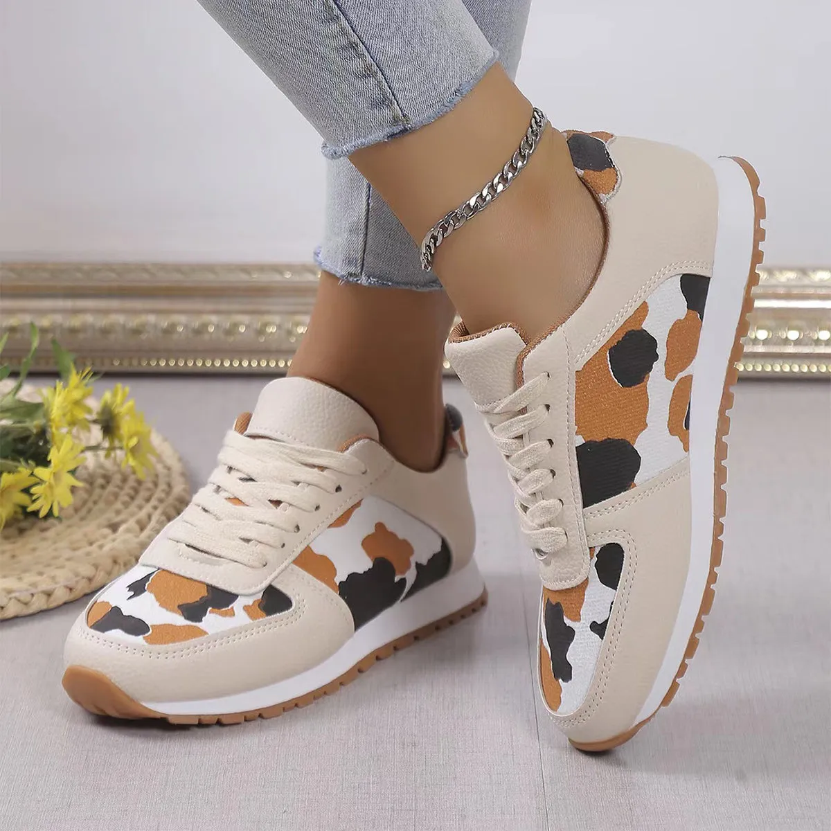 Leopard Lace-up Women's Sports Sneakers - Stylish and Comfortable Athletic Shoes